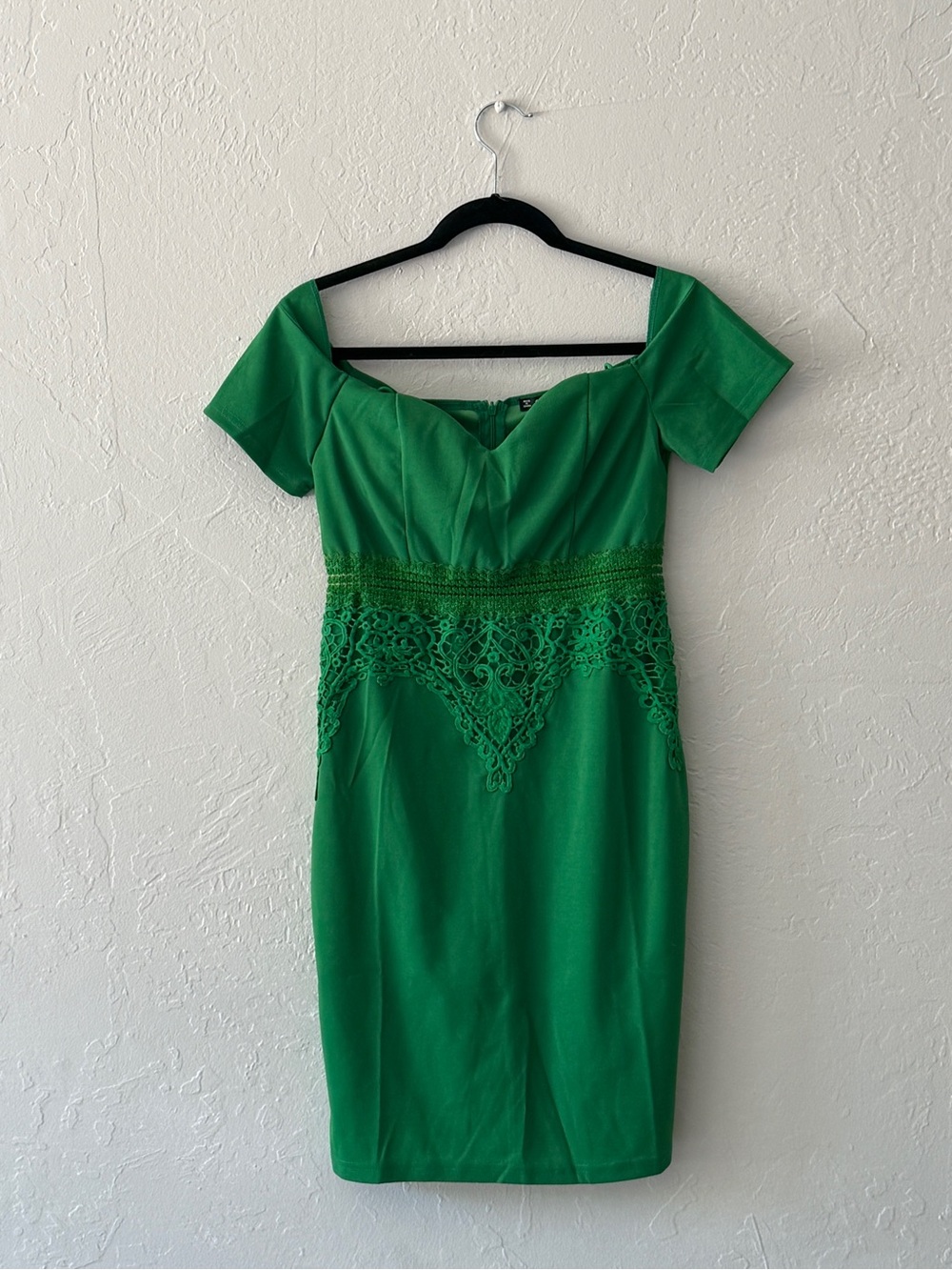 Green Off-Shoulder Sheath Dress - Women